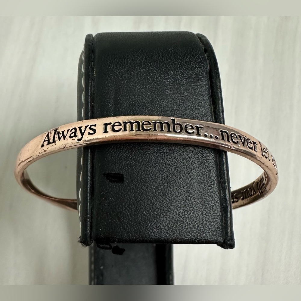 Chic Rose Gold Tone Bracelet Bundle - 7 in total (one being a Chamilia) - Picture 5 of 16